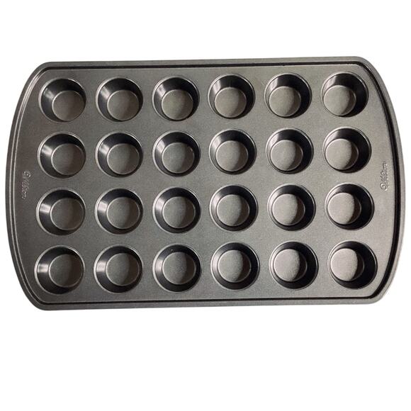 Wilton Perfect Results Mini Muffin Pan - Picture 1 of 3